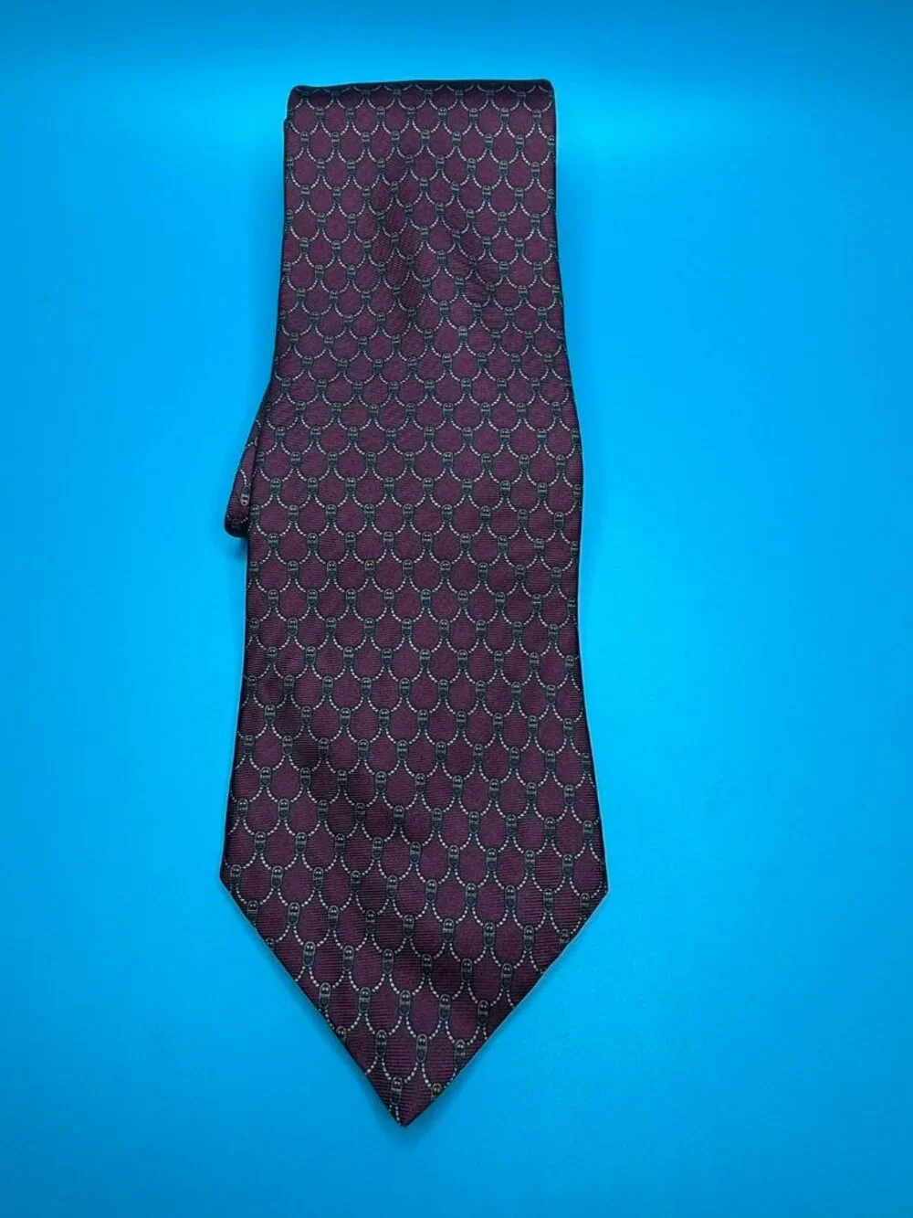 Brooks Brothers 100% Silk Tie Maroon Chain Link Wave Pattern USA Made